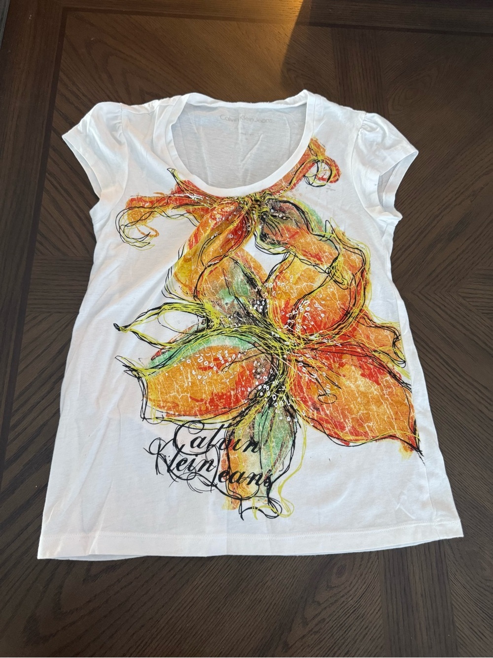 Calvin Klein Jeans White Floral Graphic Tee – Women’s Medium - Picture 2 of 5
